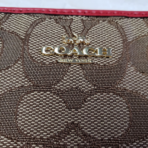 Coach Outline Signature Corner Zip Wristlet - Picture 3 of 4